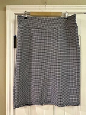 Women's Black & White Houndstooth Pencil Skirt